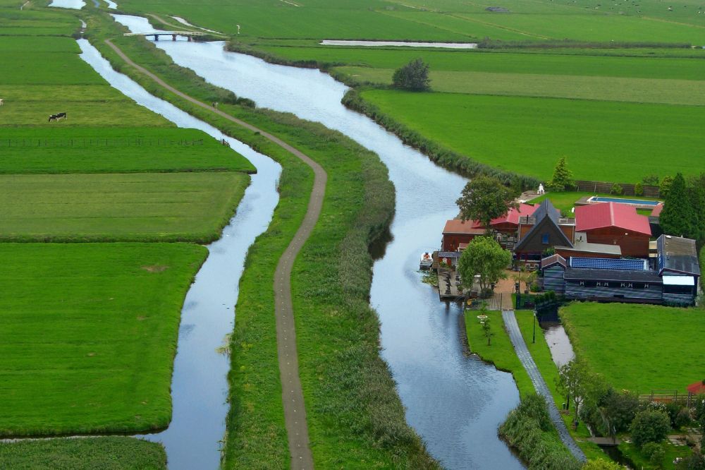 Melkveebedrijf - Onderzoek: overheid moet platteland leefbaar houden